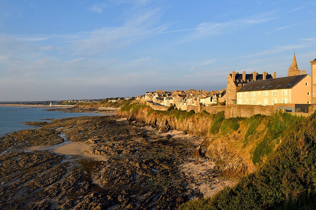 Frankreich, Manche, Cotentin, Granville, die Oberstadt auf einer felsigen Landzunge an der östlichen Spitze der Bucht von Mont Saint Michel