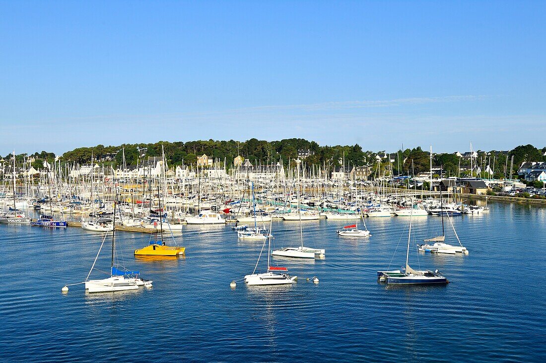 France, Morbihan, La Trinite sur Mer, the harbour, Crac'h River