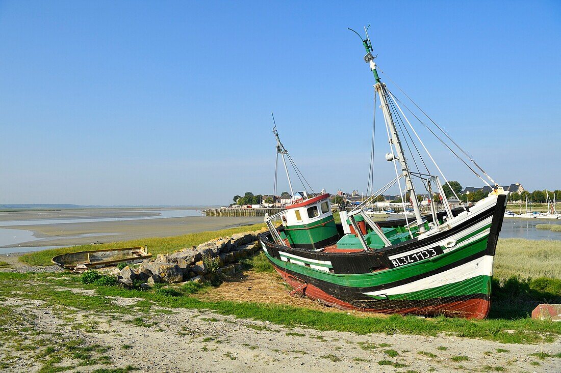 Frankreich, Somme, Baie de Somme, Le Crotoy bei Ebbe, Trawler Saint-Antoine de Padoue, Wahrzeichen der maritimen Seele von Le Crotoy