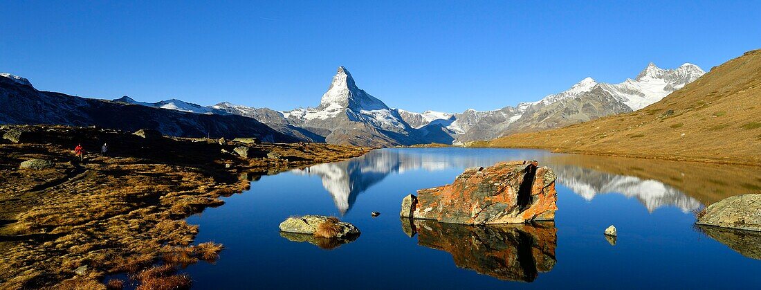 Switzerland, canton of Valais, Zermatt, the Matterhorn (4478m), Dent Blanche, Obergabelhorn and Wellenkuppe peaks from Lake Stellisee