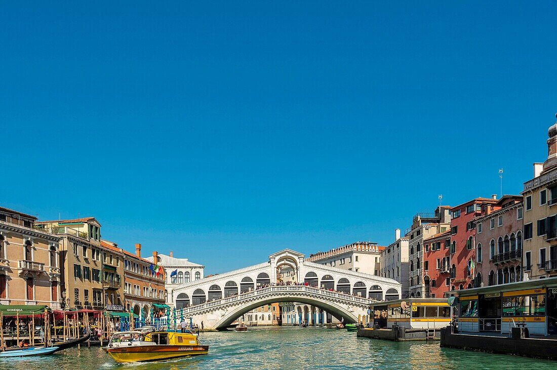 Italy, Veneto, Venice listed as World Heritage by UNESCO, the Rialto Bridge built in 1172