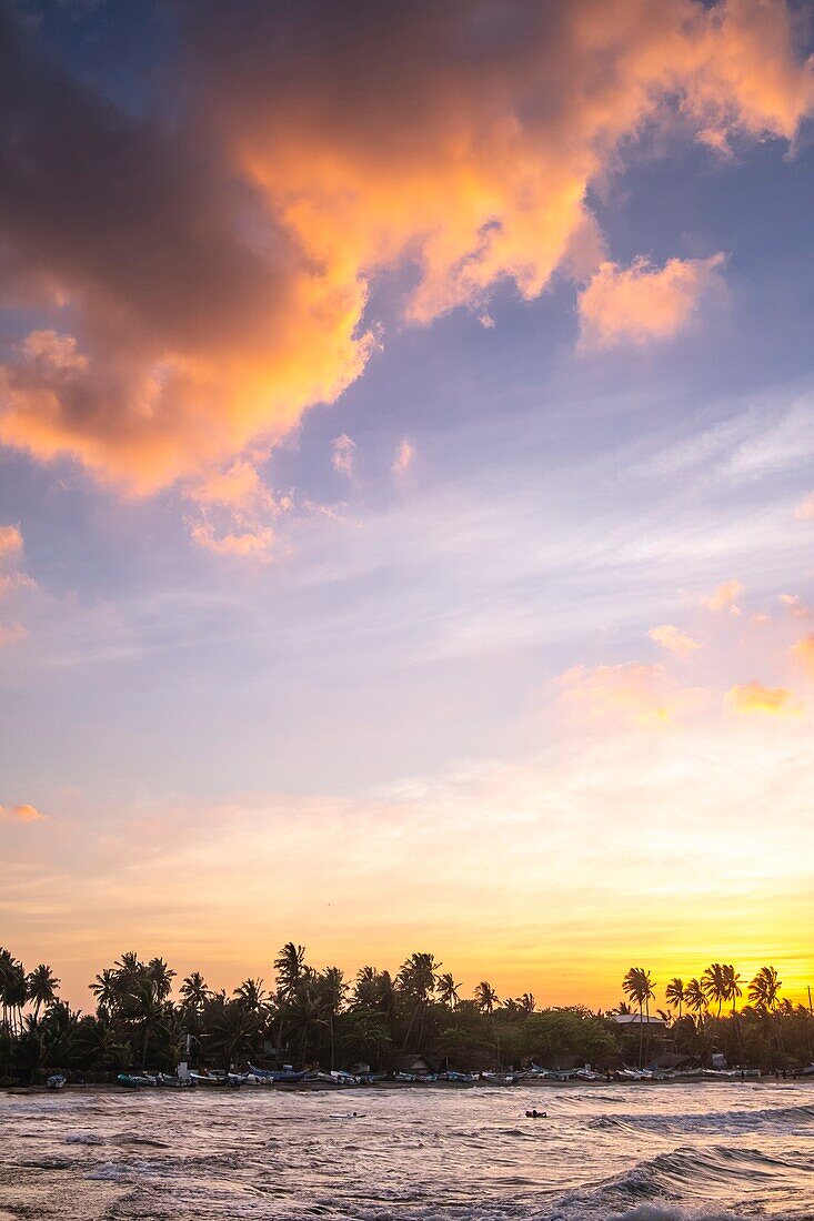 Sri Lanka, Eastern province, Pottuvil, sunset on Arugam bay beach