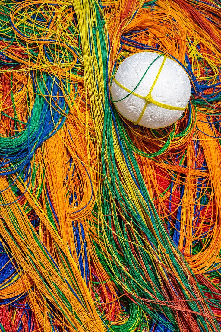 Sri Lanka, Eastern province, Pottuvil, Arugam bay, fishing nets on Pottuvil beach