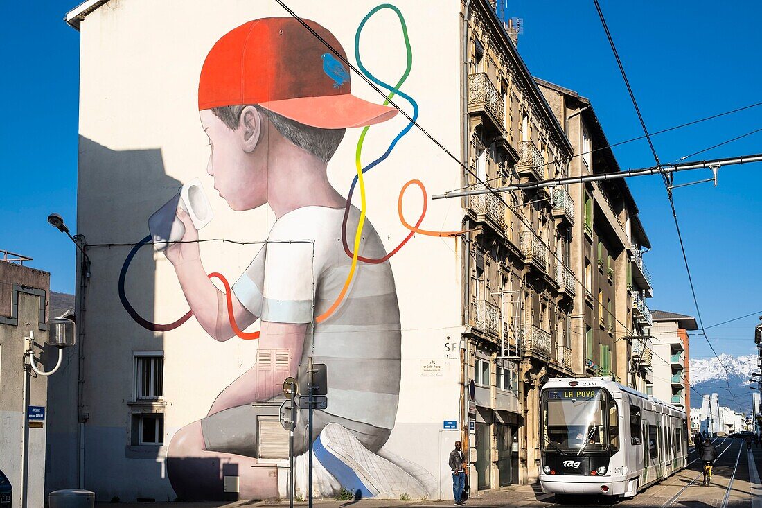 France, Isere, Fontaine, avenue Aristide Briand, The Wire by the French artist Julien Malland, also called Seth, fresco created during the Grenoble Street-Art Fest 2017