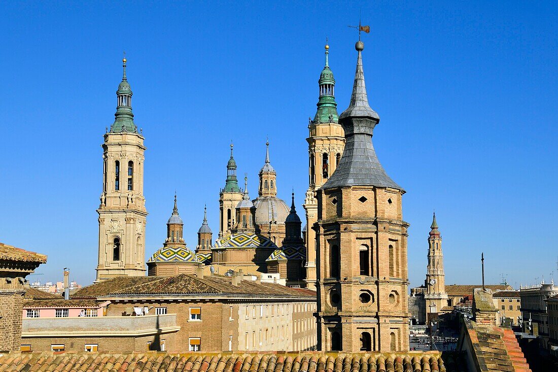 Spain, Aragon Region, Zaragoza Province, Zaragoza, San Juan de Los Panetes church and Basilica de Nuestra Senora de Pilar in the background