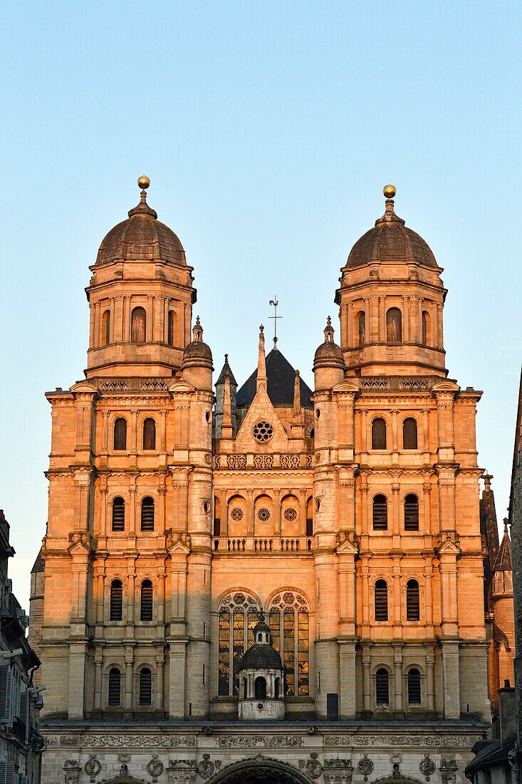 Frankreich, Cote d'Or, Dijon, von der UNESCO zum Weltkulturerbe erklärtes Gebiet, die Kirche Saint Michel