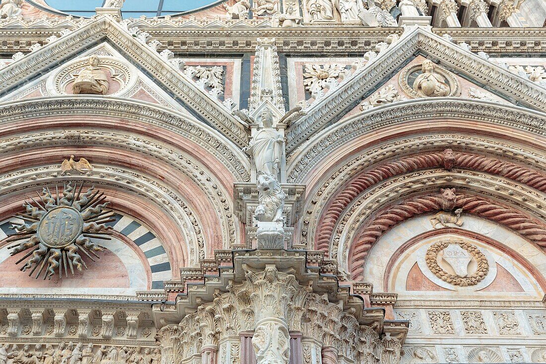 Italien, Toskana, Siena, historisches Zentrum, von der UNESCO zum Weltkulturerbe erklärt, Westfassade der Kathedrale Notre Dame de l'Assomption