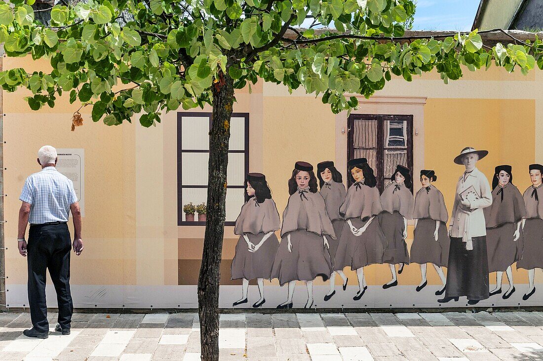 Montenegro, Cetinje, alte Hauptstadt des Landes, das alte Mädcheninstitut in der Hauptstraße Pedestiran