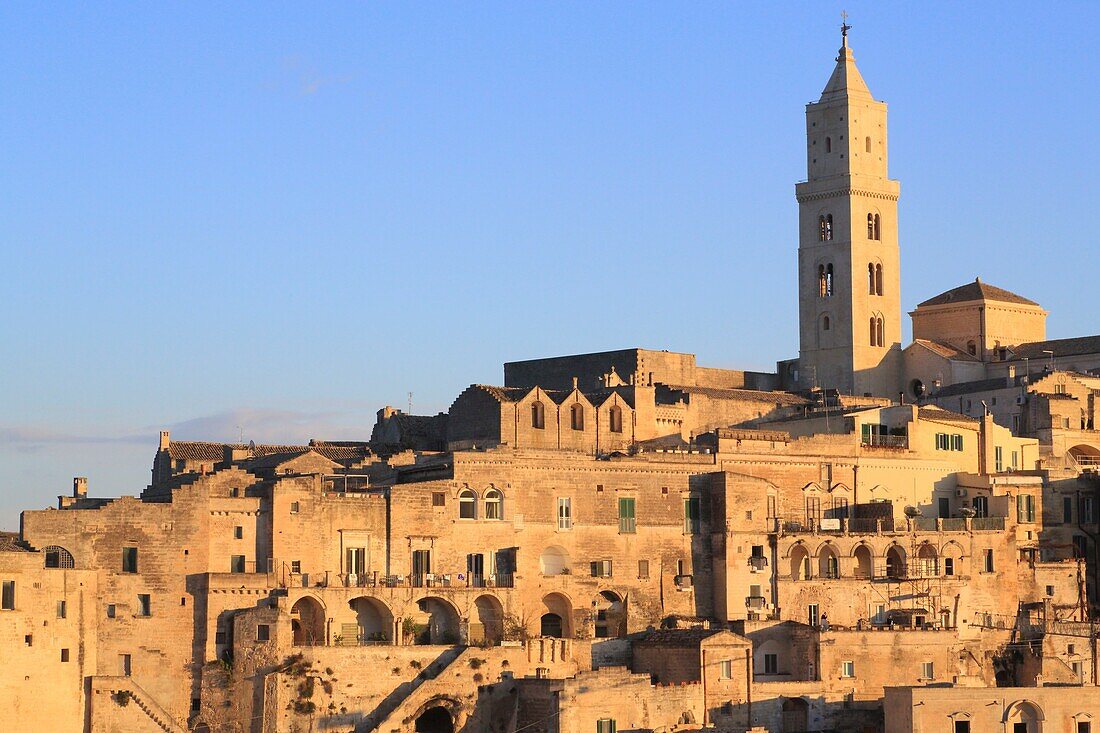 Italien, Basilikata, Matera, von der UNESCO zum Weltkulturerbe erklärte troglodytische Altstadt, Kulturhauptstadt Europas 2019, Kathedrale (Duomo) im romanischen Stil des 13. Jahrhunderts, umgestaltet im 18.