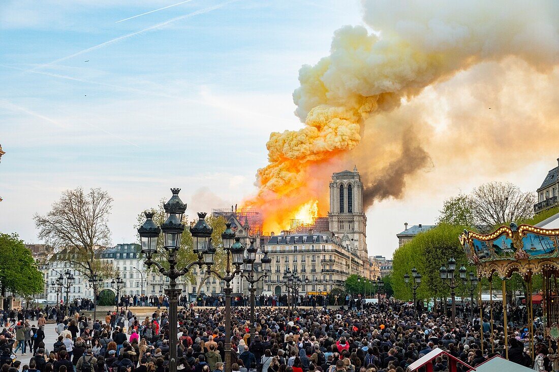 Frankreich, Paris, UNESCO-Welterbe, Ile de la Cite, Kathedrale Notre-Dame, das große Feuer, das die Kathedrale am 15. April 2019 zerstörte