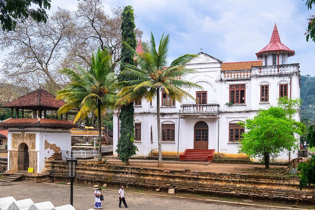 Sri Lanka, Central province, Kandy, a World Heritage Site, Buddhist temple in the royal palace complex