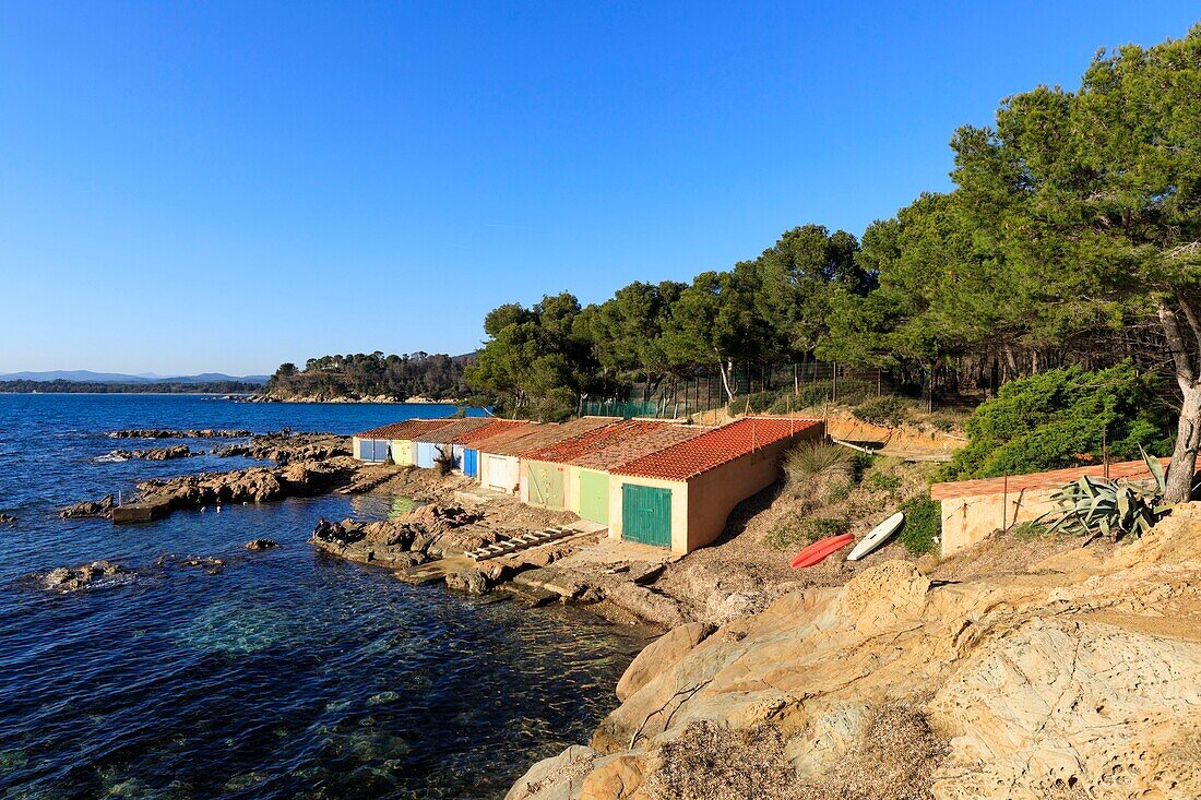 Frankreich, Var, Bormes les Mimosas, Bregancon, Pointe du Diable, Cabasson-Bucht, Fischerhütten