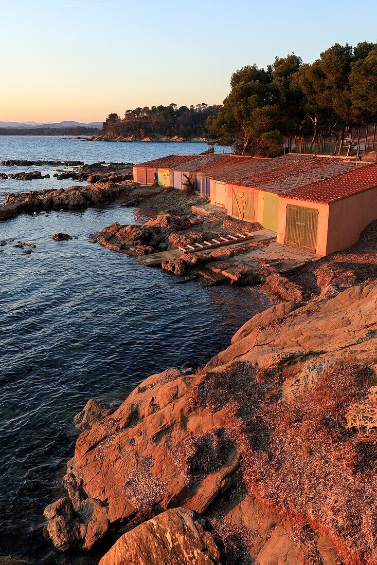 France, Var, Bormes les Mimosas, Bregancon, Pointe du Diable, Cabasson Bay, fishermen's cabins