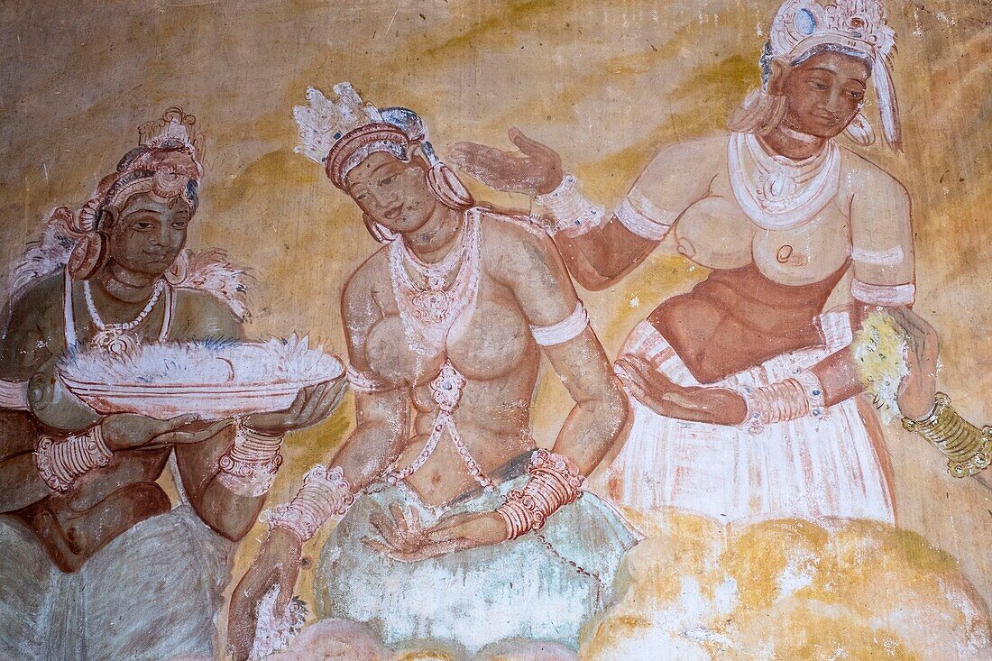 Sri Lanka, Central province, Sigiriya, Pidurangala Buddhist Rock temple