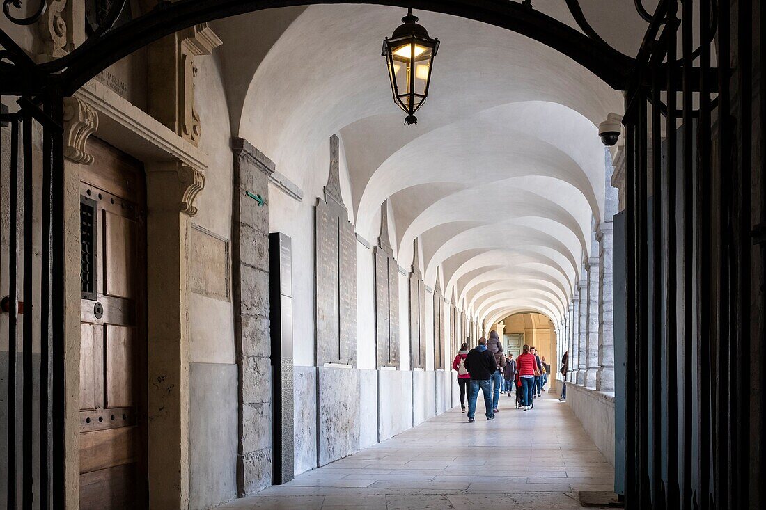 France, Rhone, Lyon, la Presqu'île, historic centre classified as a UNESCO World Heritage site, Grand Hotel-Dieu, the cloister