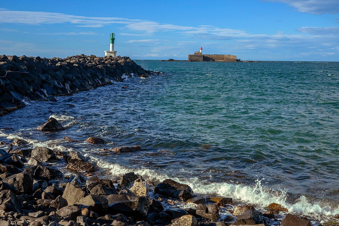 France, Herault, Agde, Cape of Agde, Richelieu Pier with Brescou Fort offshore