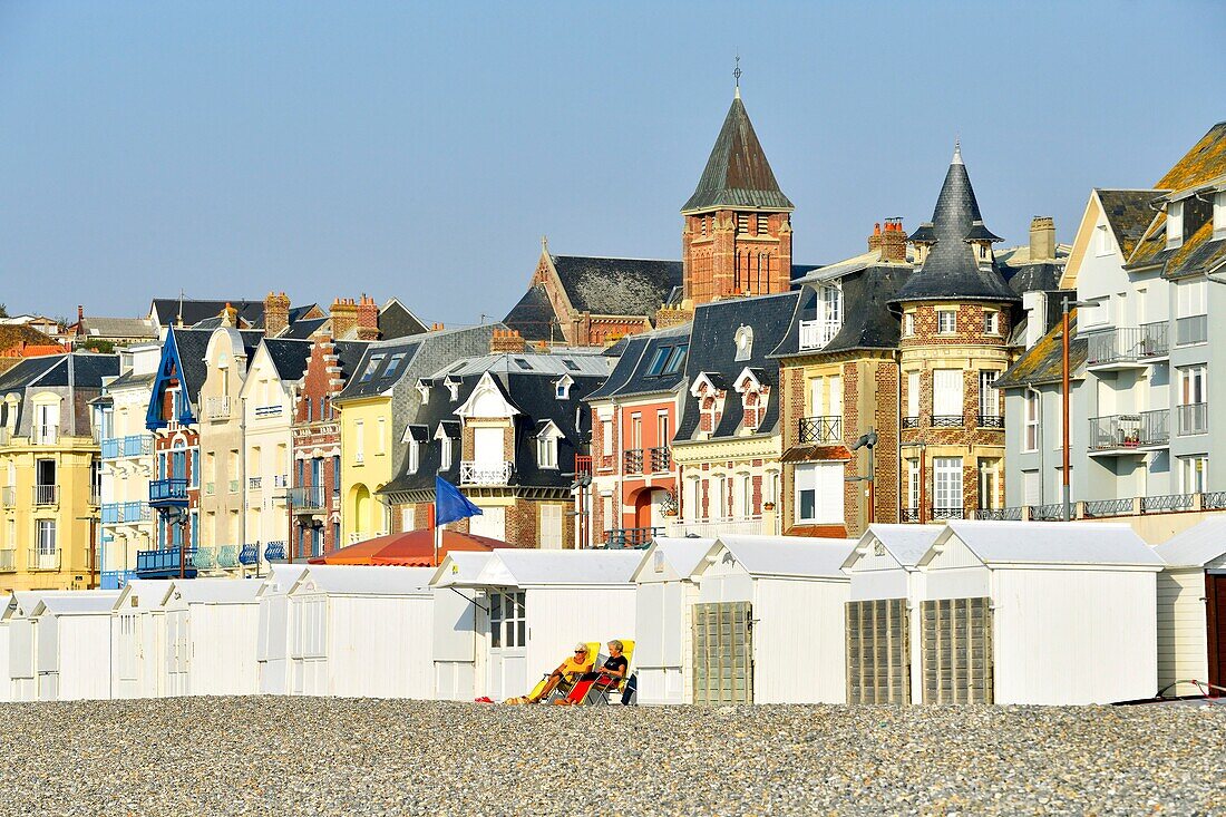 France, Somme, Mers-les-Bains, searesort on the shores of the Channel, the beach and its 300 beach cabins, the chalk cliffs in the background