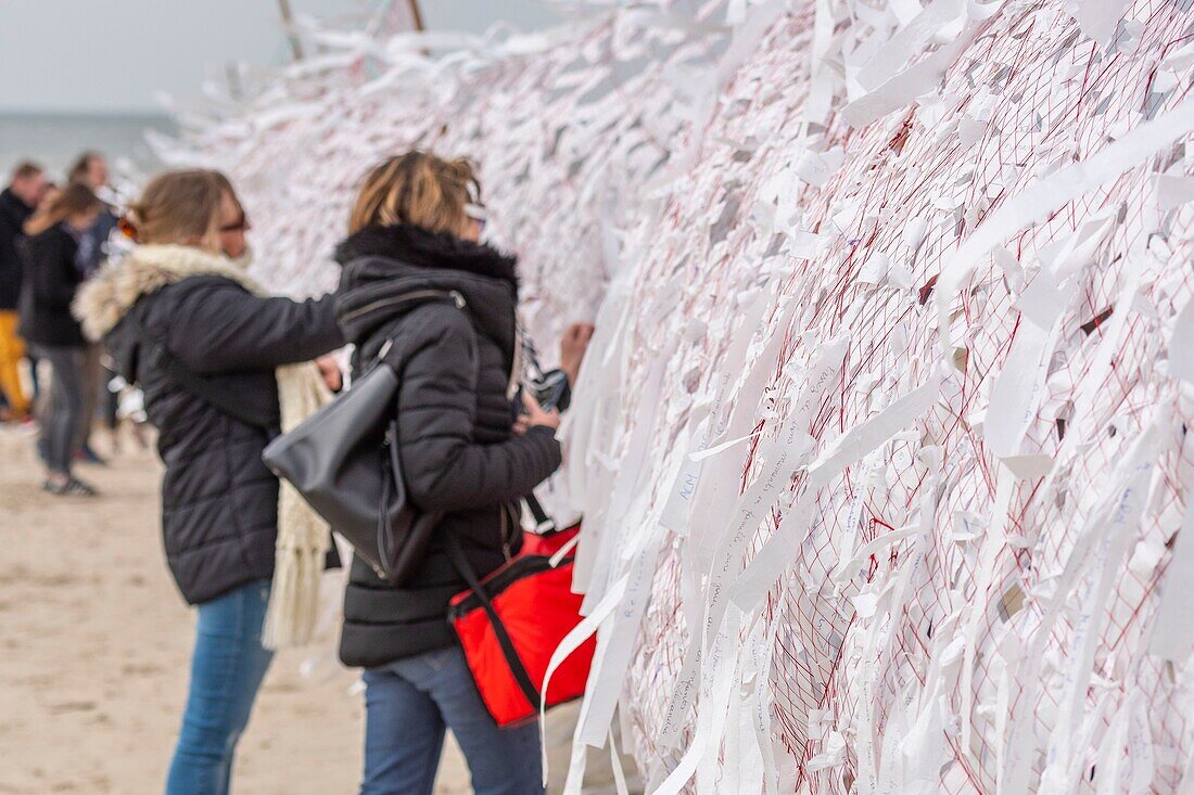 France, Pas de Calais, Opale Coast, Berck sur Mer, Berck sur Mer International Kite Meetings, during 9 days the city welcomes 500 kites from all over the world for one of the most important kite events in the world, visitors are invited to write a greeting on a ribbon attached to a net that will be turned into a kite at the end of the meetings