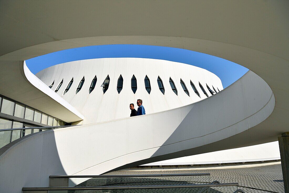 Frankreich, Seine Maritime, Le Havre, von Auguste Perret wiederaufgebaute Stadt, von der UNESCO zum Weltkulturerbe erklärt, Raum Niemeyer, Le Volcan (Der Vulkan) des Architekten Oscar Niemeyer, das erste in Frankreich gebaute Kulturzentrum