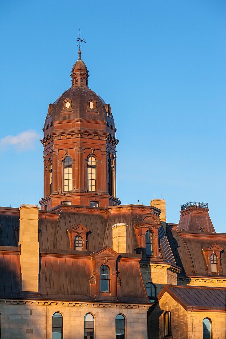 Canada, New Brunswick, Central New Brunswick, Fredericton, Legislative Building, New Brunswick Provincial Legislature, exterior, sunset