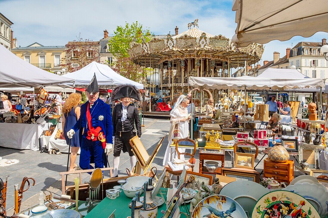 Frankreich, Seine et Marne, Fontainebleau, Flohmarkt im Stadtzentrum