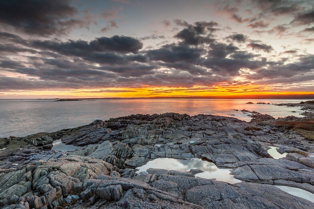 Kanada, Neuschottland, Louisbourg, Blick auf den Atlantischen Ozean, Abenddämmerung