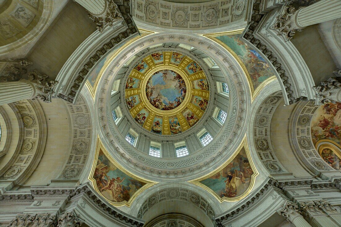 France, Paris, Hôtel National des Invalides, the dome