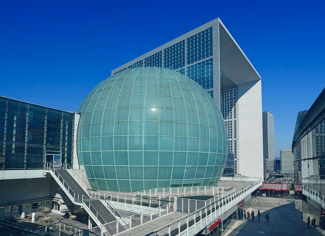 Frankreich, Hauts-de-Seine (92), La Défense, der Grande Arche de la Défense und die Kuppel