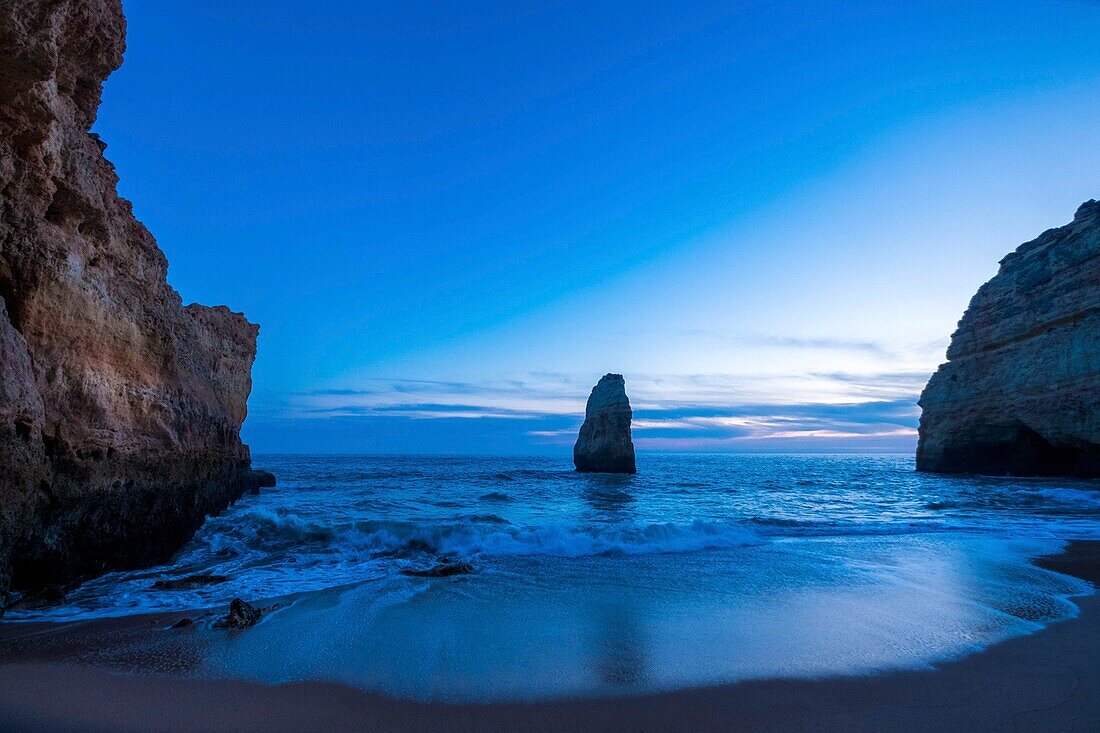 Portugal, Algarve, Carvoeiro, Monolith