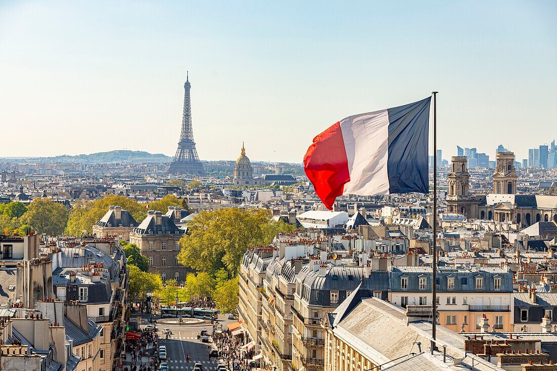 France, Paris, rue Soufflot, the Senate and the Eiffel Tower