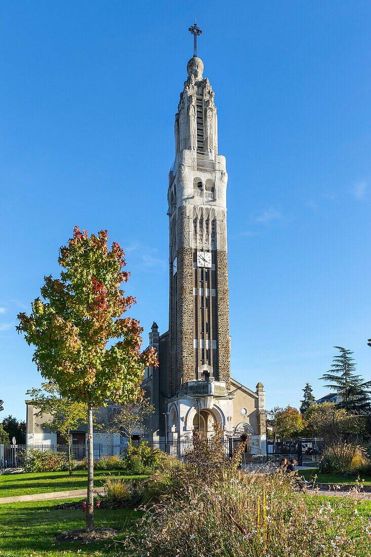 France, Seine Saint Denis, Villemomble, Verdun Square, Saint Louis Church