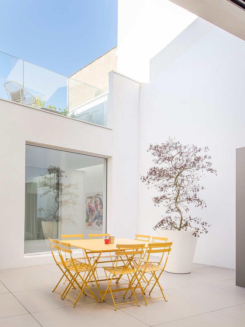 France, Languedoc-Roussillon, Nimes, Story :  Opened Loft to patio  (architect Roulle-Oliveira)