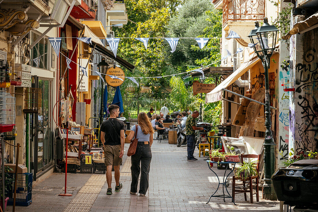 Fußgänger-Straßenszene, Athen, Attika, Griechenland, Europa