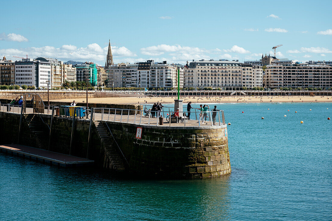 La Concha Bay, Donostia, San Sebastian, Gipuzkoa, Basque Country, Spain, Europe