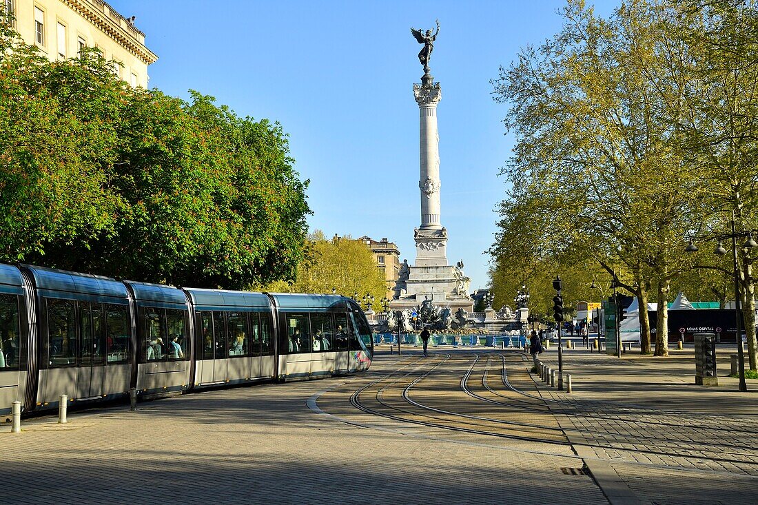 Frankreich, Gironde, Bordeaux, zum Weltkulturerbe gehörendes Gebiet, Stadtteil Quinconces, Quinconces-Platz und das Denkmal der Girondins