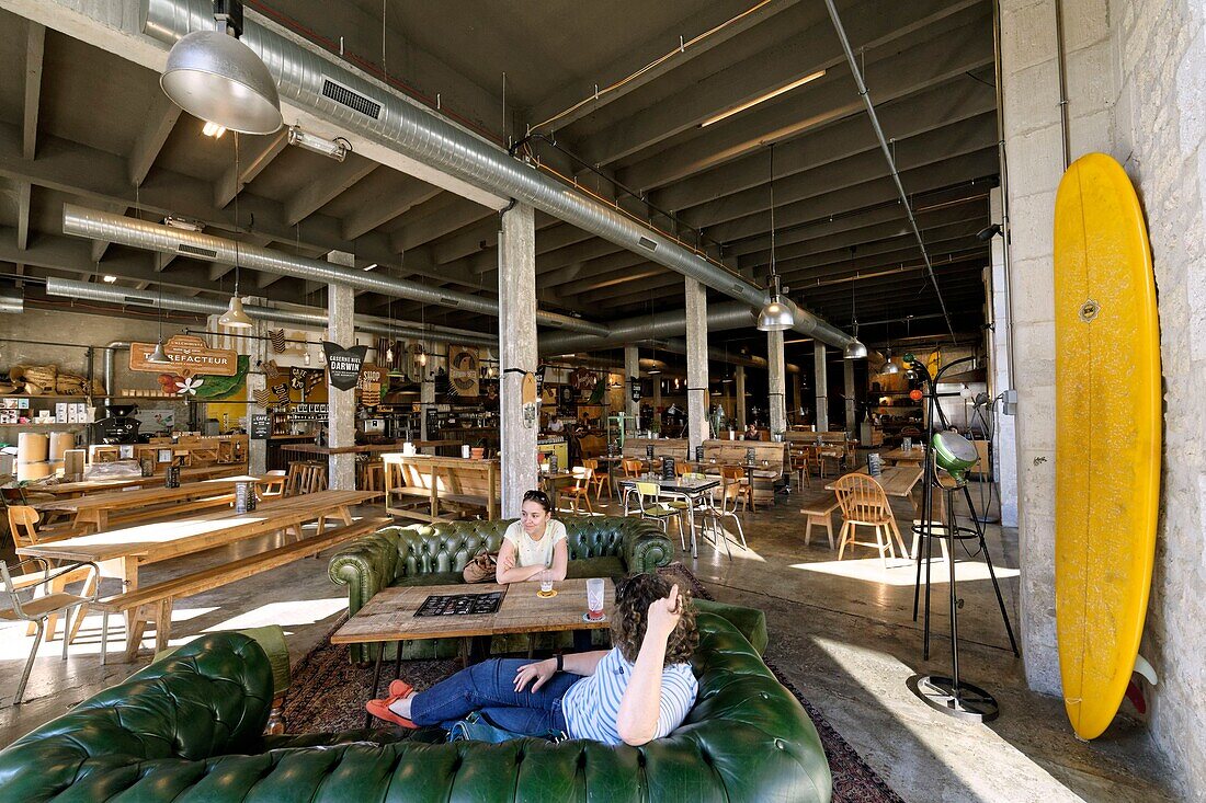 Frankreich, Gironde, Bordeaux, von der UNESCO zum Weltkulturerbe erklärtes Gebiet, Quai des Queyries, DARWIN, 3 Hektar ehemalige Militärbrache der Niel-Kaserne, Restaurant Magasin General