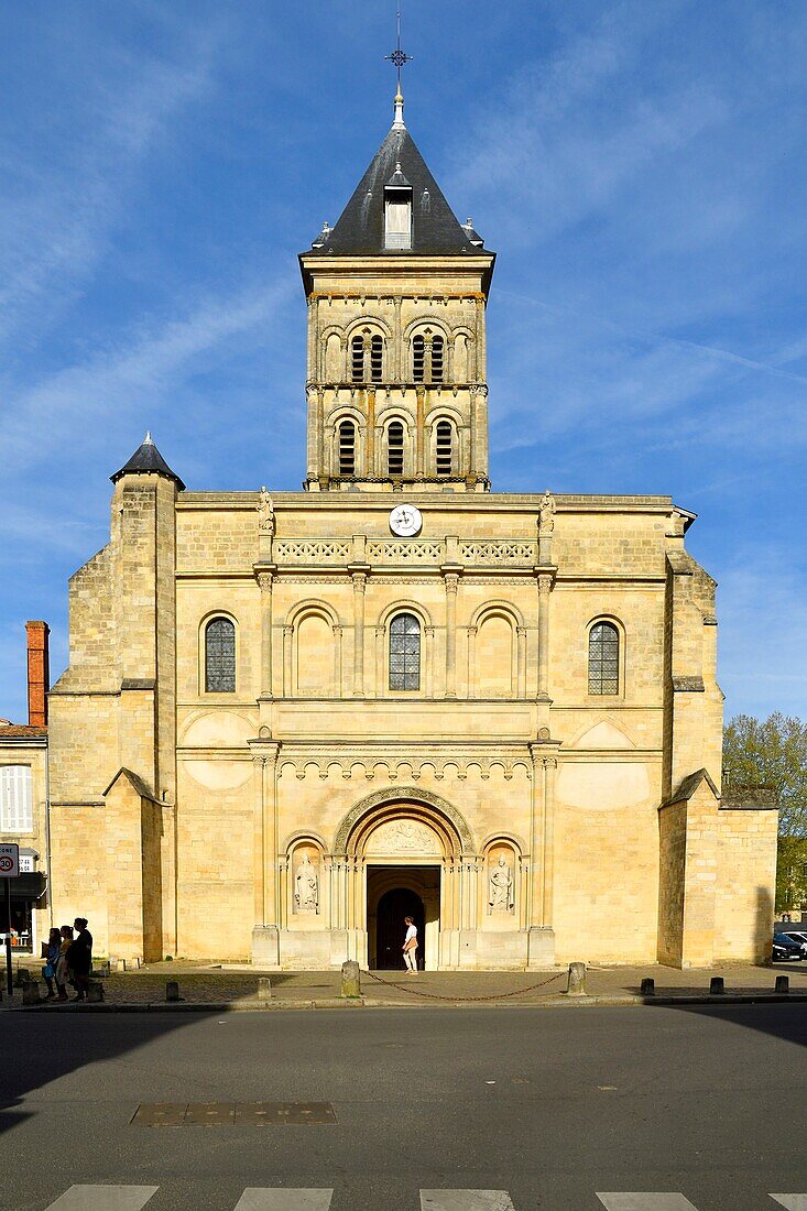 Frankreich, Gironde, Bordeaux, von der UNESCO zum Weltkulturerbe erklärtes Gebiet, Place des Martyrs de la Resistance, Basilika Saint Seurin aus dem 11.