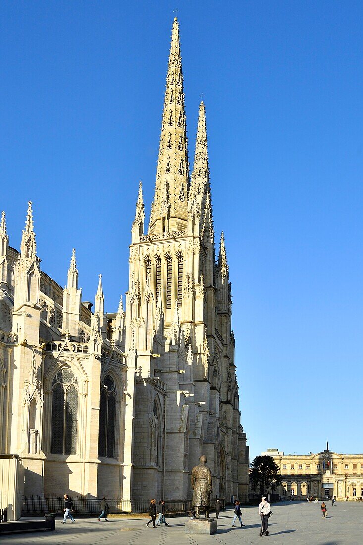 Frankreich, Gironde, Bordeaux, von der UNESCO zum Weltkulturerbe erklärtes Gebiet, Rathausviertel, Platz Pey Berland, Statue von Jacques Chaban-Delmas von Jean Cardot