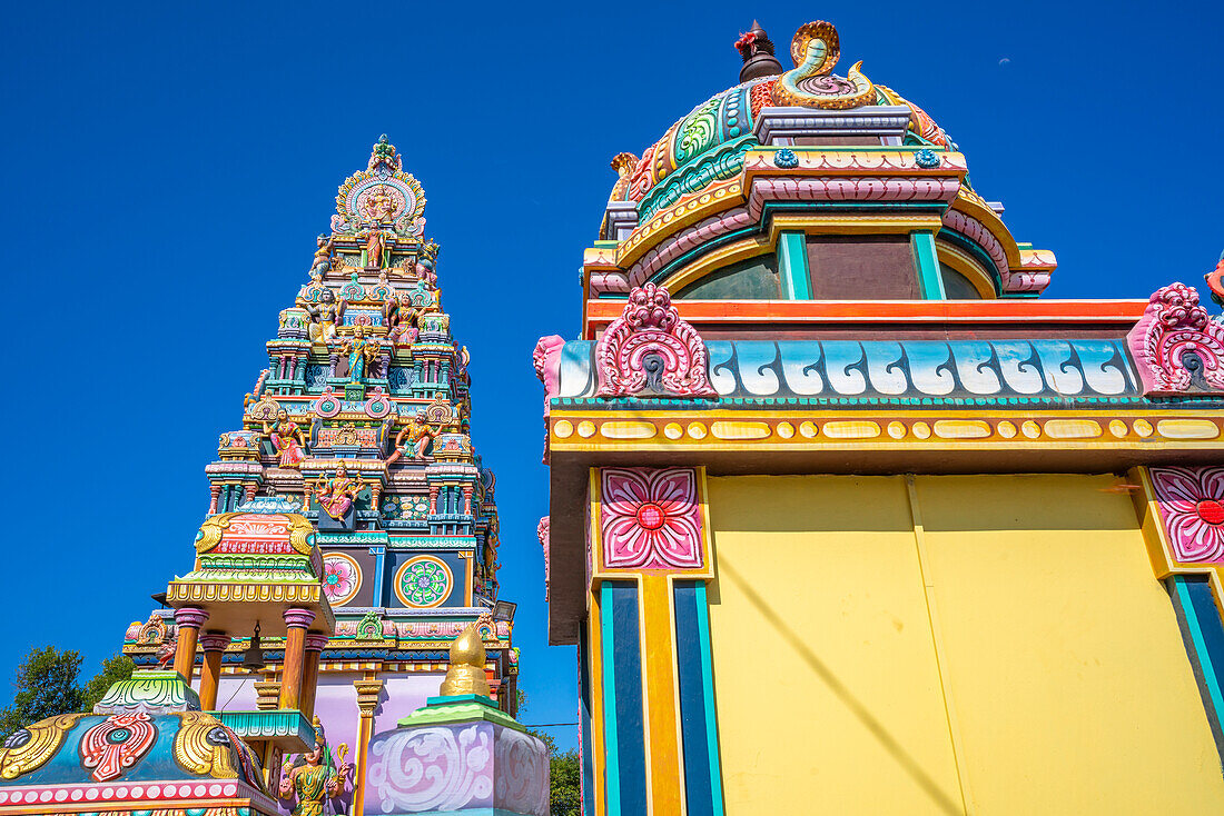 View of Sri Draubadi Ammen Hindu Temple on sunny day, Mauritius, Indian Ocean, Africa