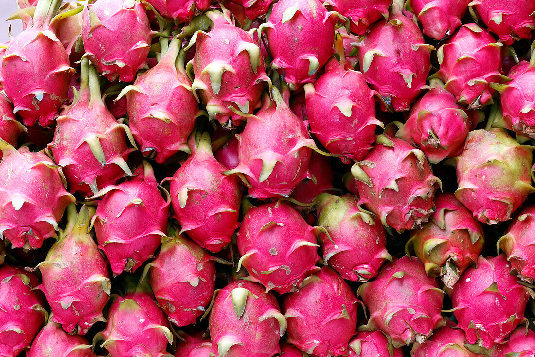 Drachenfrucht zum Verkauf auf dem örtlichen Markt, Ho-Chi-Minh-Stadt, Vietnam, Indochina, Südostasien, Asien