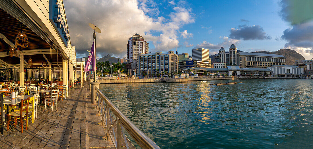 Blick auf die Caudan Waterfront in Port Louis, Port Louis, Mauritius, Indischer Ozean, Afrika