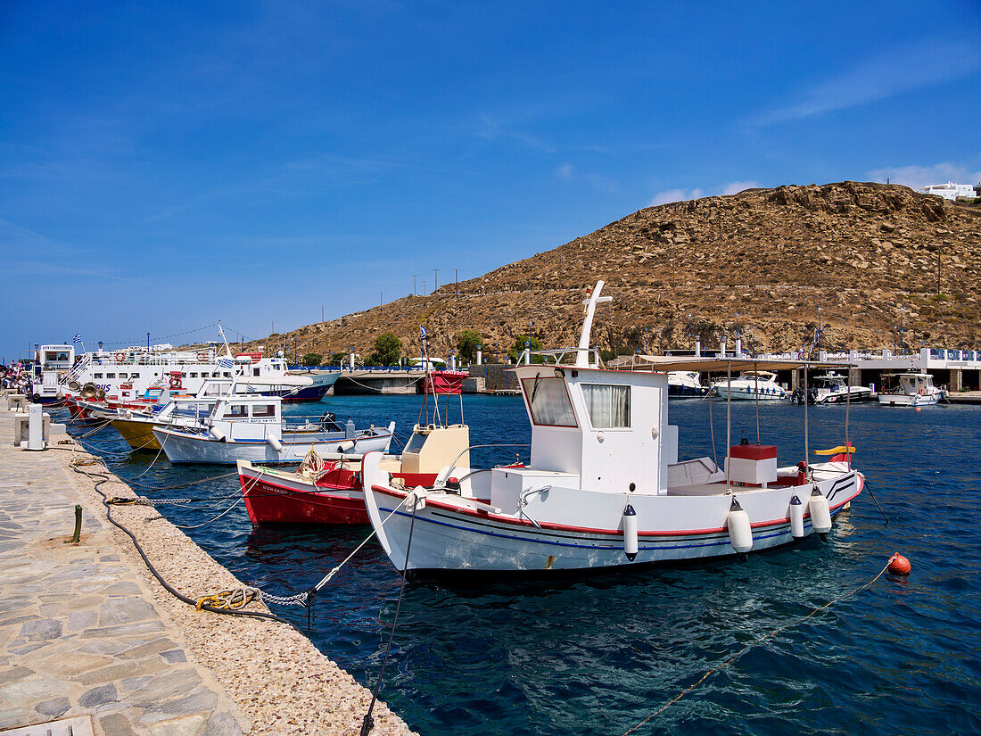 Fischerboote im Neuen Hafen von Mykonos, Insel Mykonos, Kykladen, Griechische Inseln, Griechenland, Europa