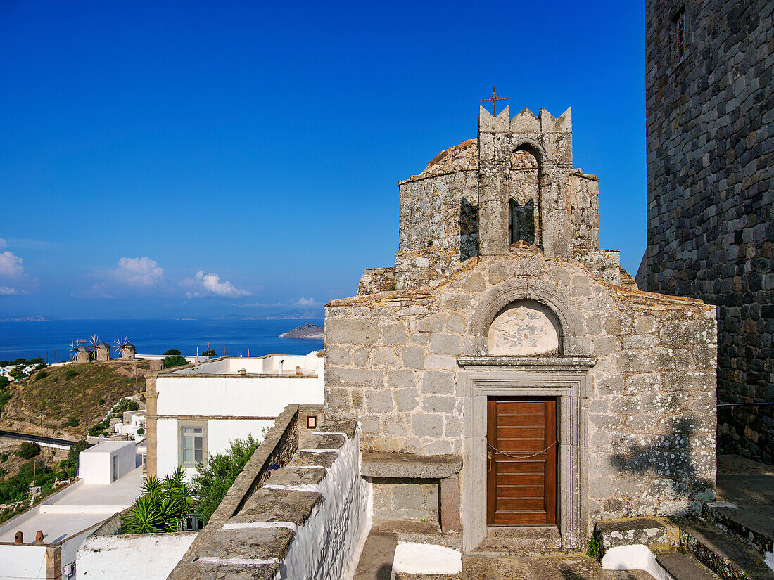 Kirche am Eingang des Klosters des Heiligen Johannes des Theologen, Patmos Chora, UNESCO-Weltkulturerbe, Insel Patmos, Dodekanes, Griechische Inseln, Griechenland, Europa