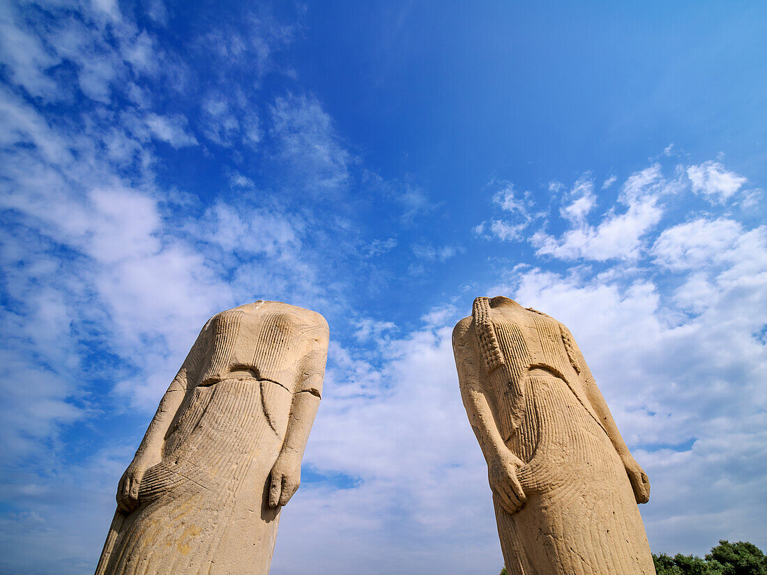 Skulpturen der Geneleos-Gruppe, Heiliger Weg, Heraion von Samos, UNESCO-Welterbestätte, Ireo, Insel Samos, Nord-Ägäis, Griechische Inseln, Griechenland, Europa