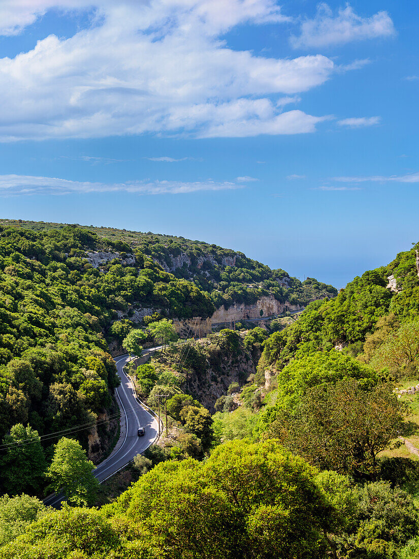 Straße zum Arkadi Kloster, Blick von oben, Region Rethymno, Kreta, Griechische Inseln, Griechenland, Europa