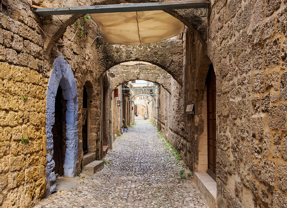 Street of the Medieval Old Town, UNESCO World Heritage Site, Rhodes City, Rhodes Island, Dodecanese, Greek Islands, Greece, Europe