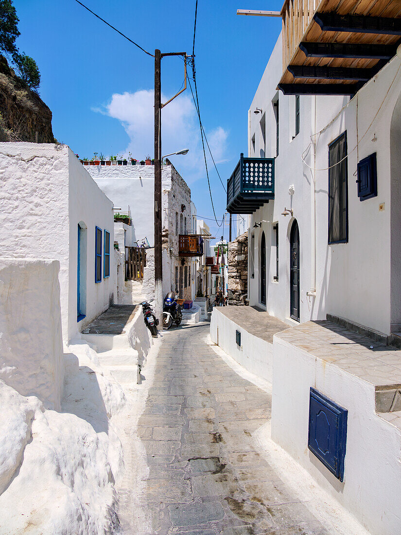 Straße der Stadt Mandraki, Insel Nisyros, Dodekanes, Griechische Inseln, Griechenland, Europa