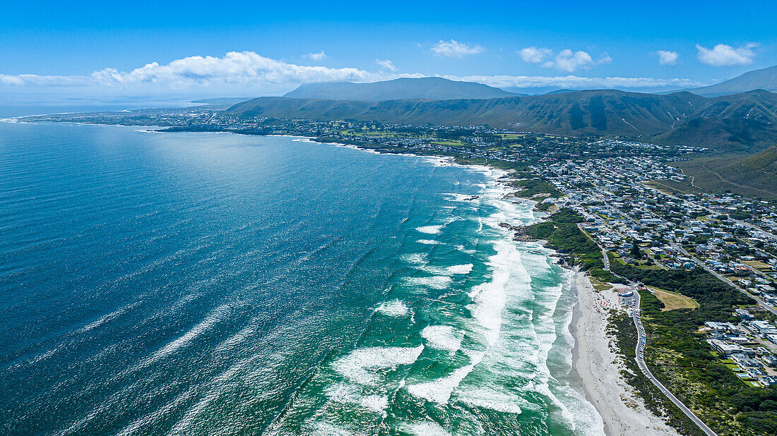 Luftaufnahme von Hermanus, Westliche Kapprovinz, Südafrika, Afrika