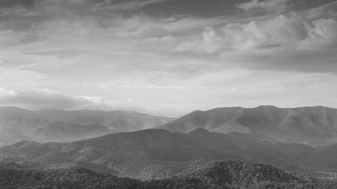 USA, Tennessee, Townsend, Wolken über den Smoky Mountains