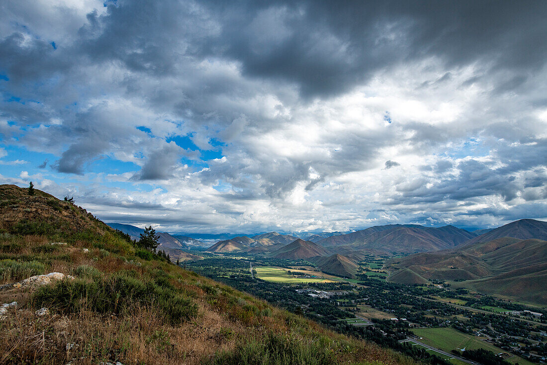 USA, Idaho, Hailey, View north up Wood River Valley towards Sun Valley from Carbonate Mountain